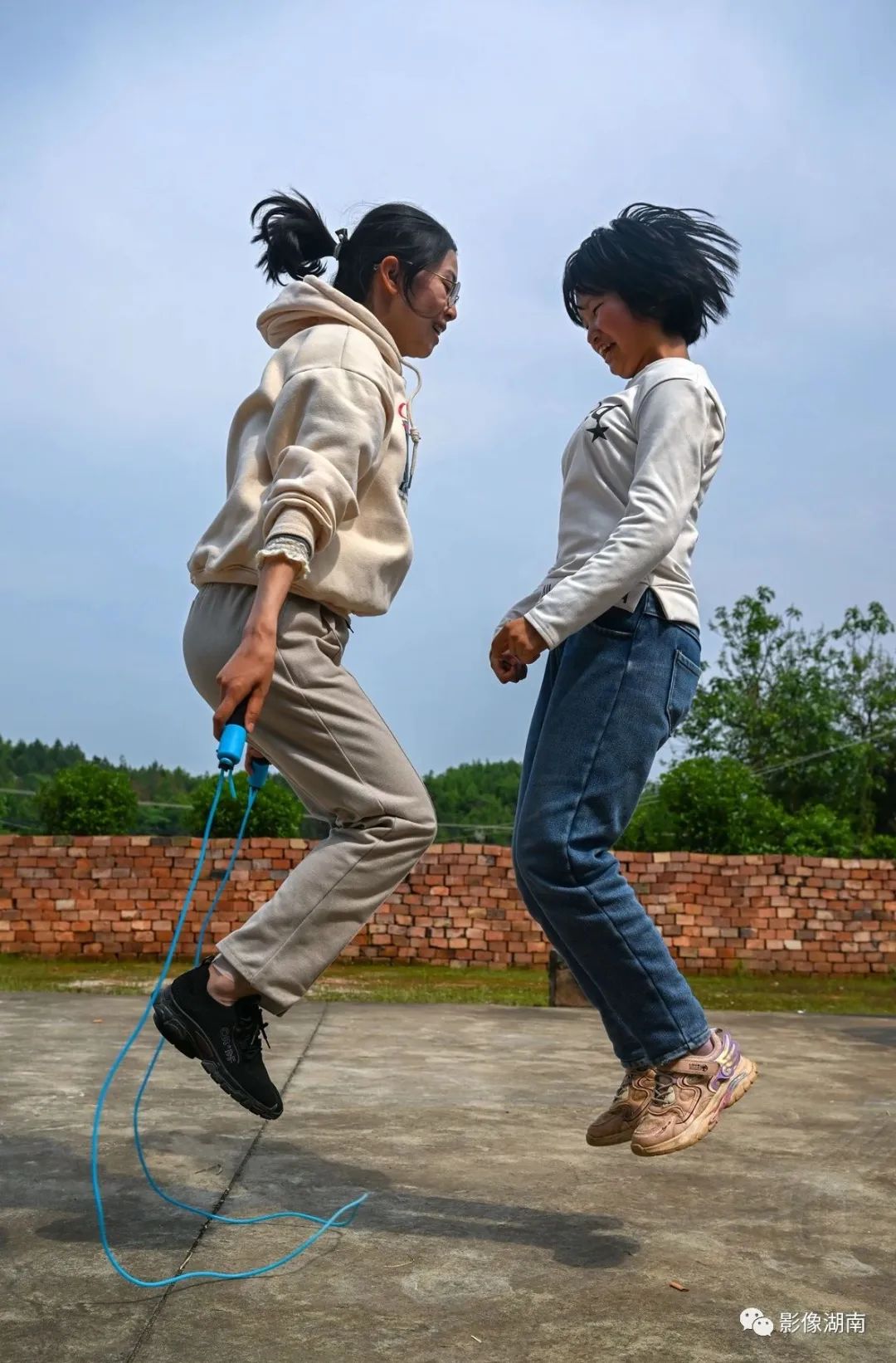 DƬ
